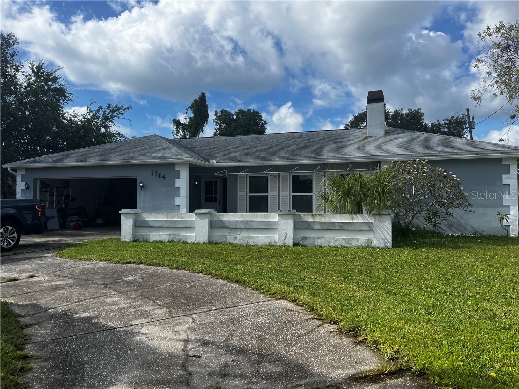 1714 Delaware Avenue NE Saint Petersburg FL 33703 A4659458 image1