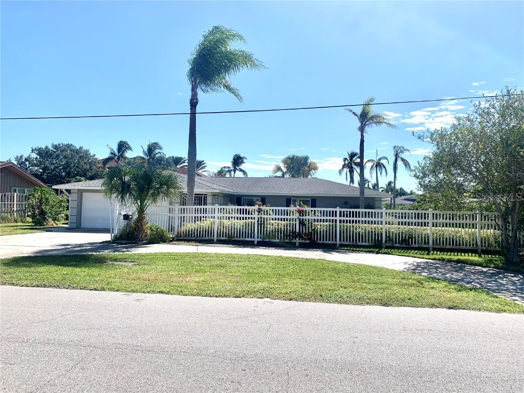 1714 Meadowood Street Sarasota FL 34231 A4624047 image1