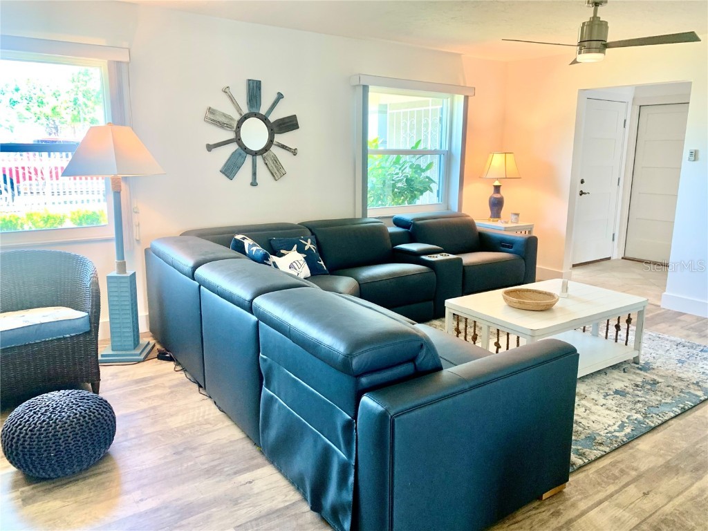 1714 Meadowood Street Sarasota FL 34231 A4624047 image11