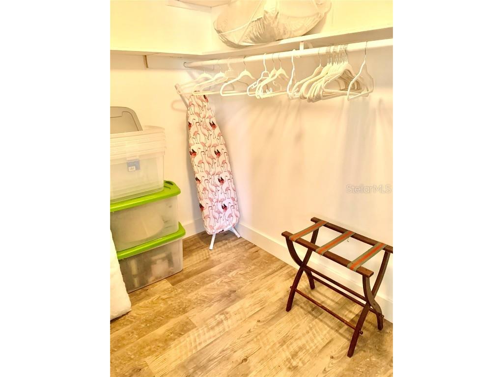 1714 Meadowood Street Sarasota FL 34231 A4624047 image18