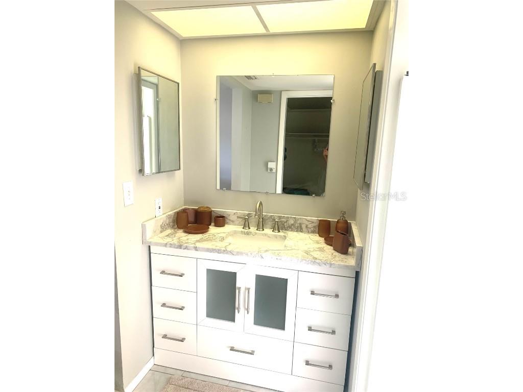 1714 Meadowood Street Sarasota FL 34231 A4624047 image20