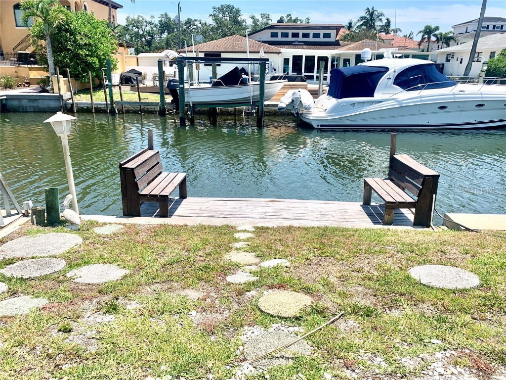 1714 Meadowood Street Sarasota FL 34231 A4624047 image47