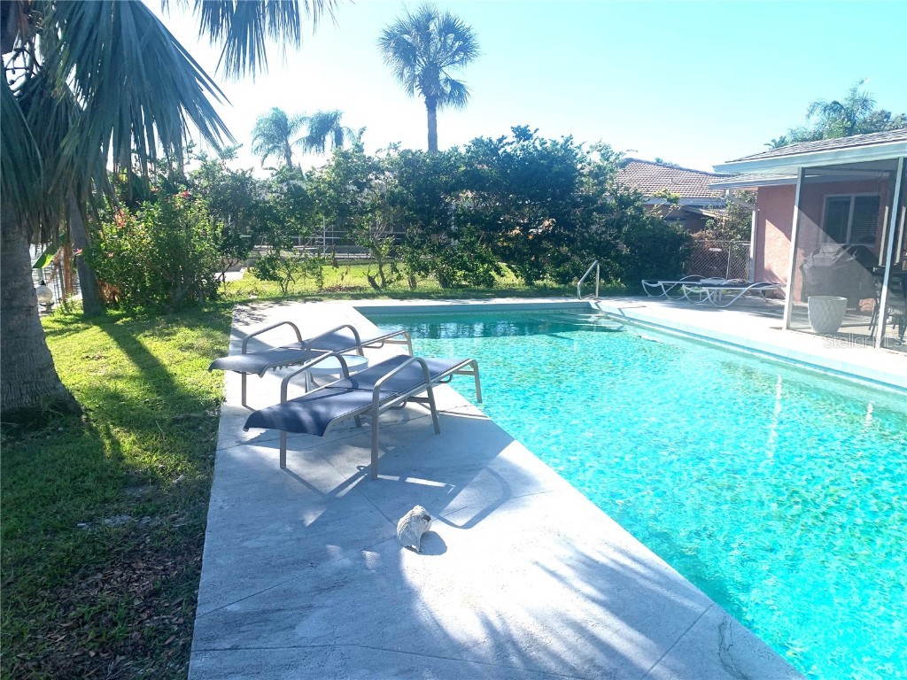 1714 Meadowood Street Sarasota FL 34231 A4624047 image55