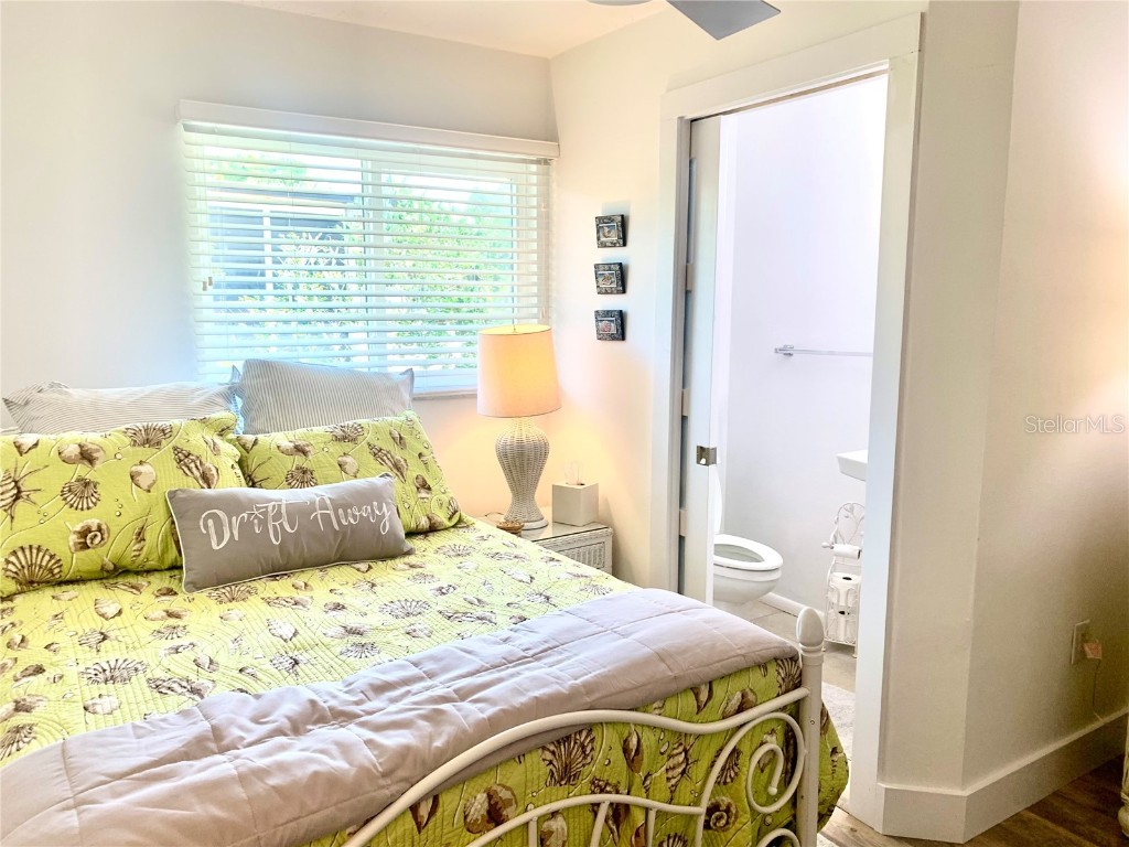 1714 Meadowood Street Sarasota FL 34231 A4624047 image63