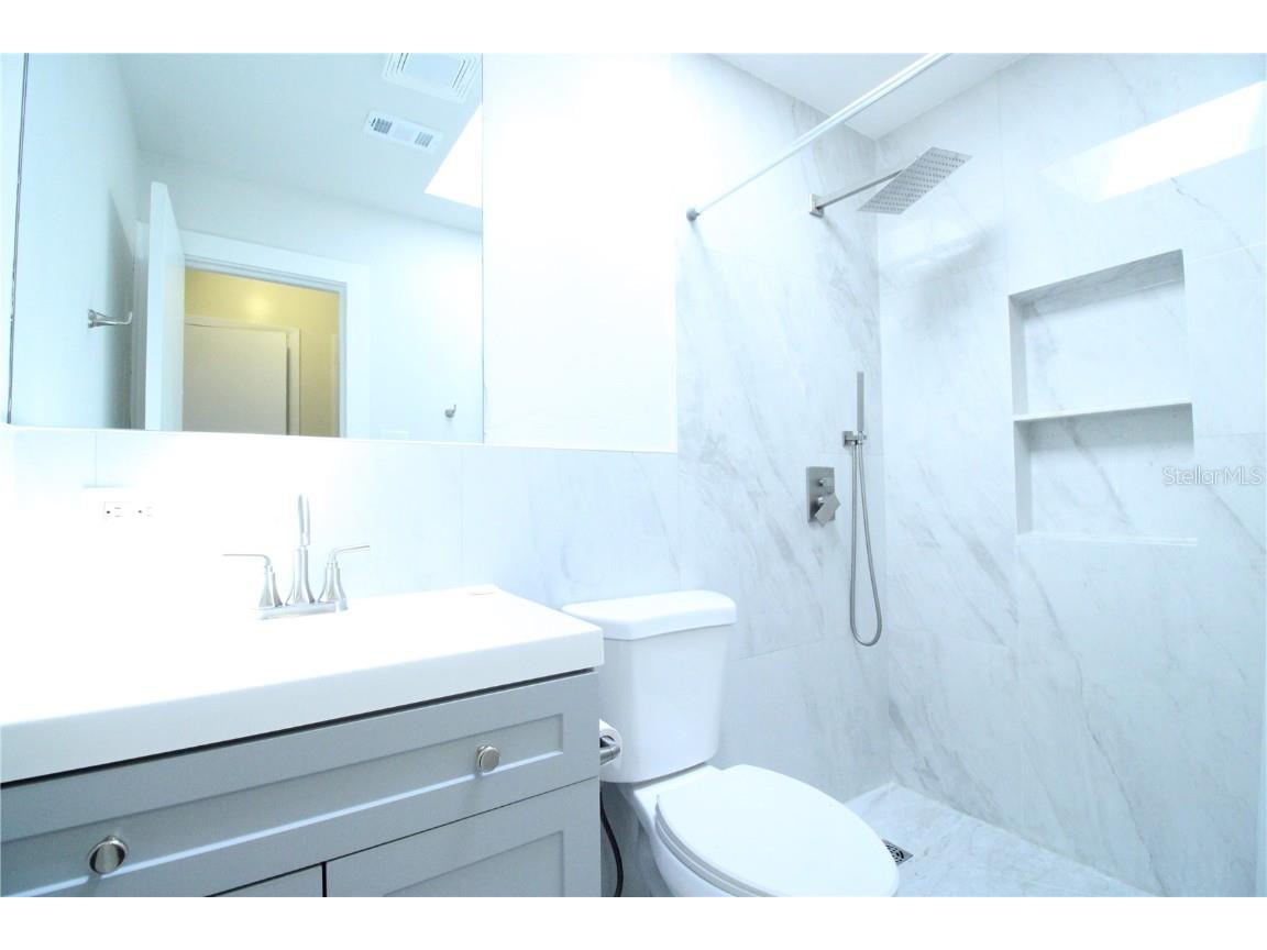 1714 NW 38th Street Gainesville FL 32605 GC533772 image10