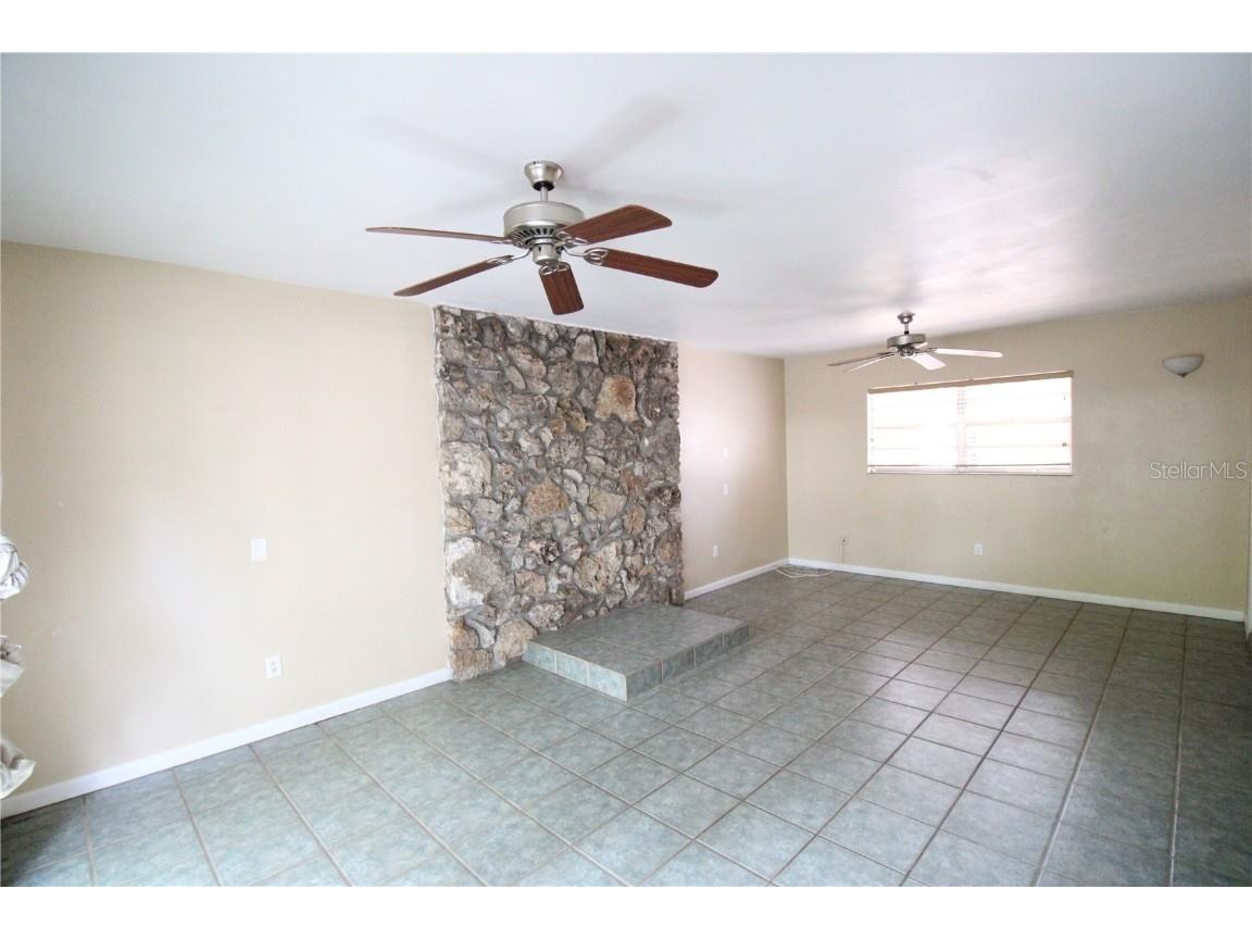 1714 NW 38th Street Gainesville FL 32605 GC533772 image6