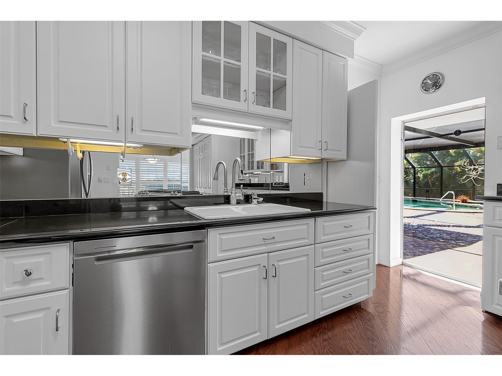 1714 South Drive Sarasota FL 34239 A4686448 image24