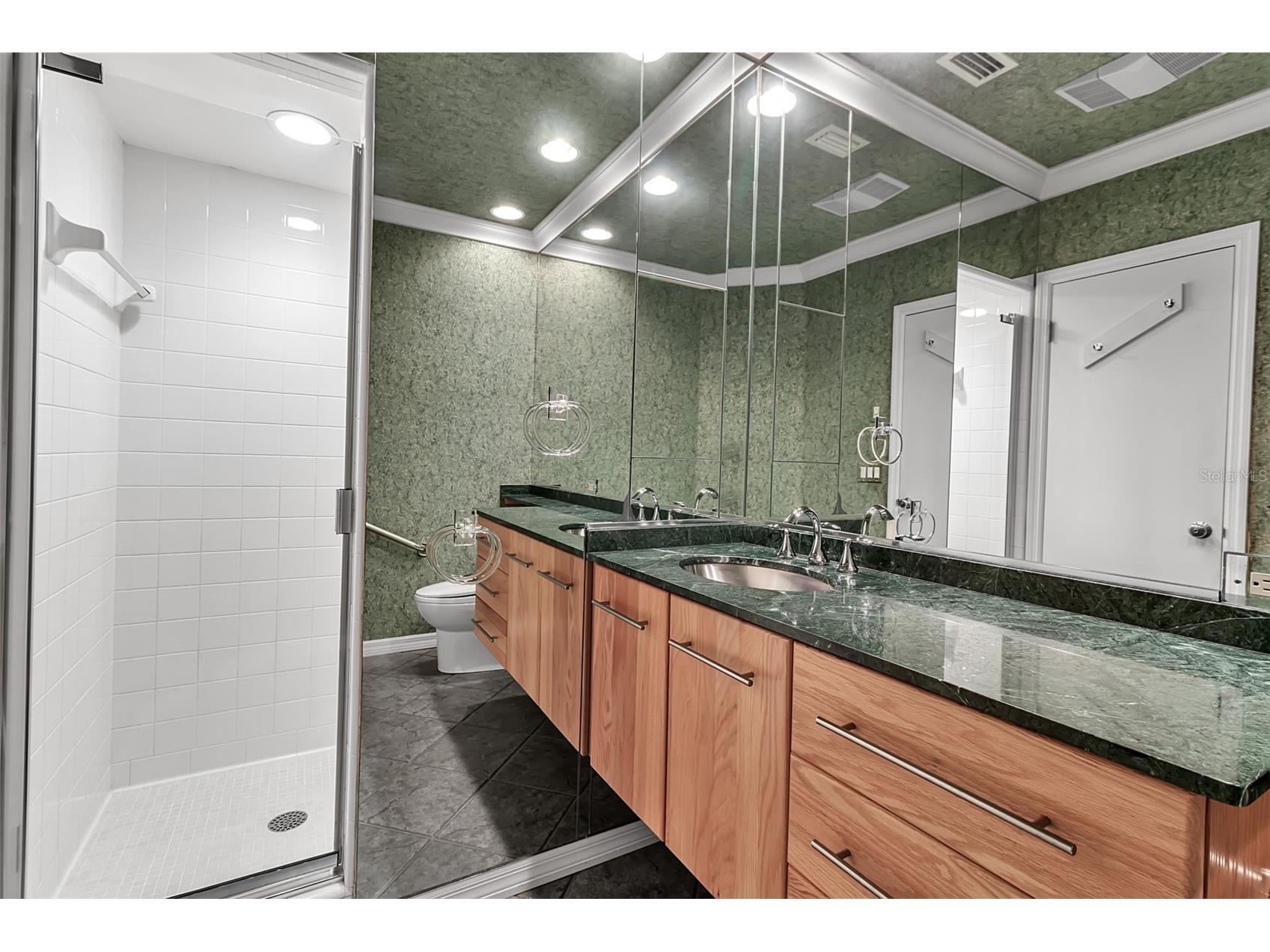 1714 South Drive Sarasota FL 34239 A4686448 image39