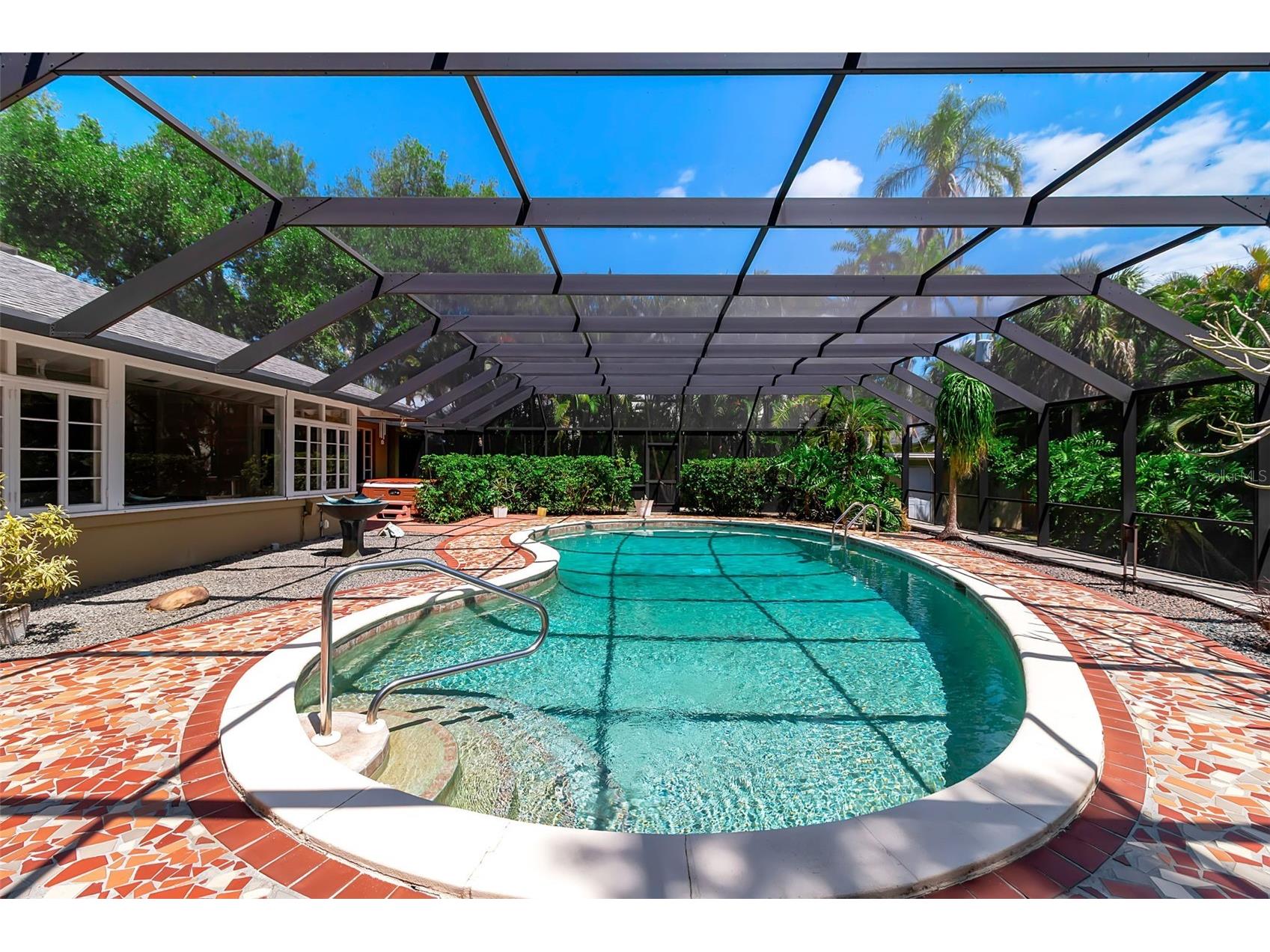 1714 South Drive Sarasota FL 34239 A4686448 image56