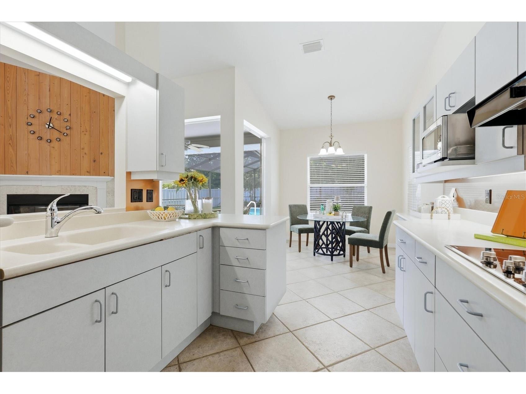 1714 Waldemere Street Sarasota FL 34239 A4688029 image13