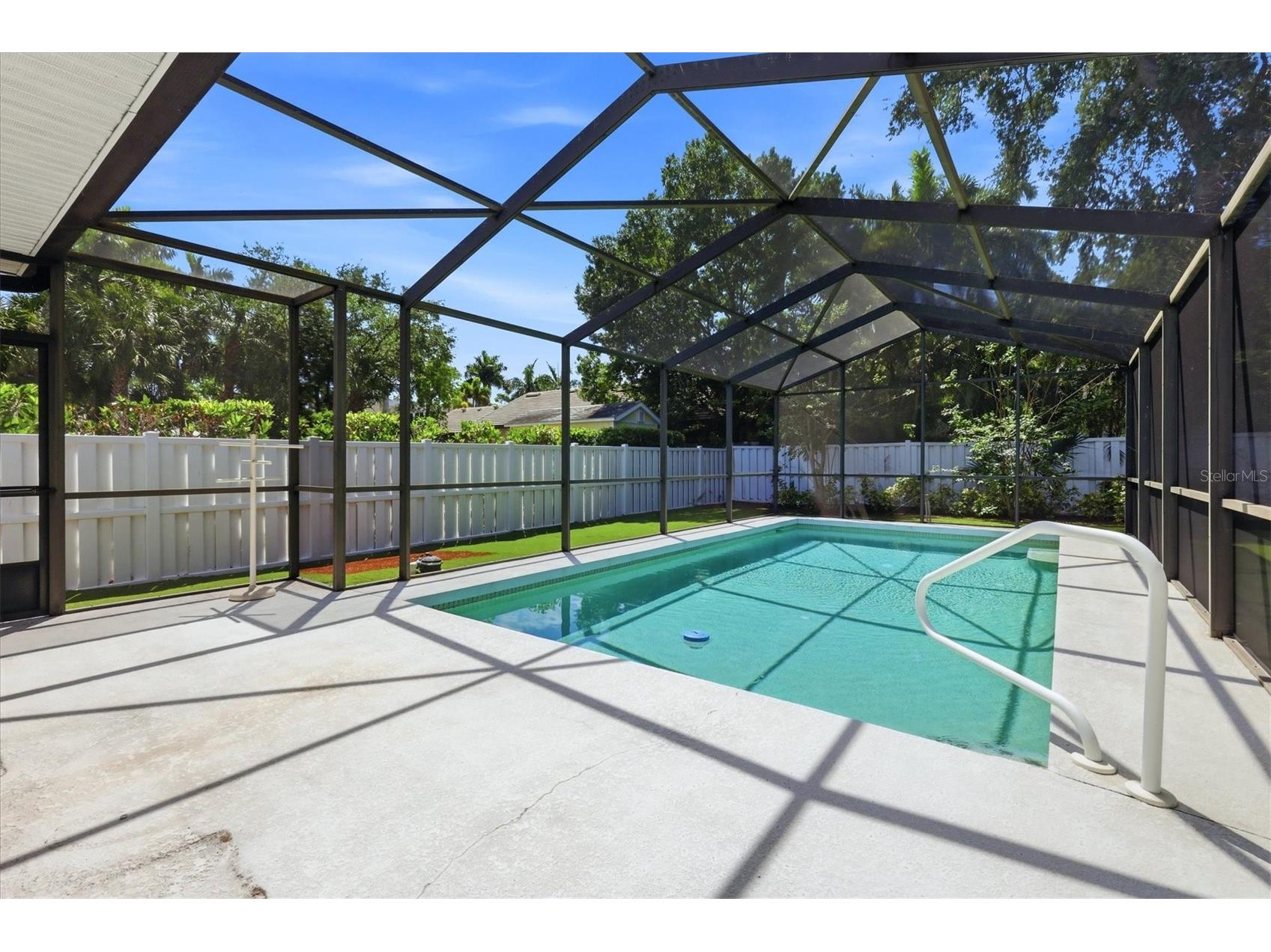 1714 Waldemere Street Sarasota FL 34239 A4688029 image25