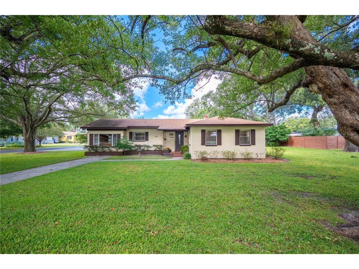 1715 Camphor Drive Lakeland FL 33803 L4939868 image1