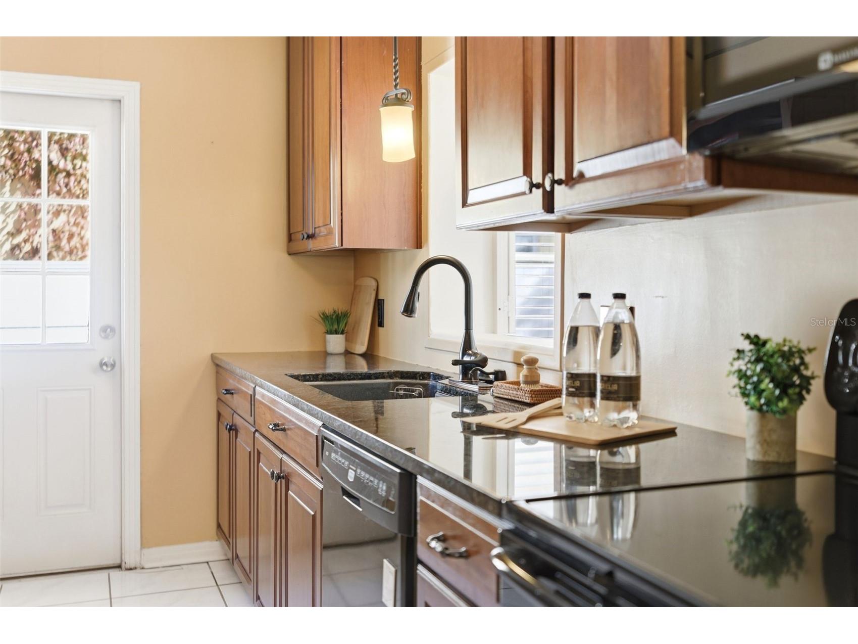 1715 Canton Street Orlando FL 32803 O6360588 image15