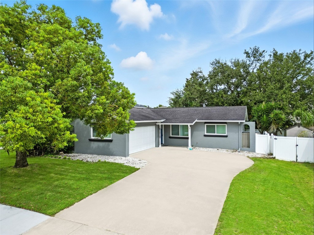 1715 Cromwell Drive Tarpon Springs FL 34689 W7878700 image1