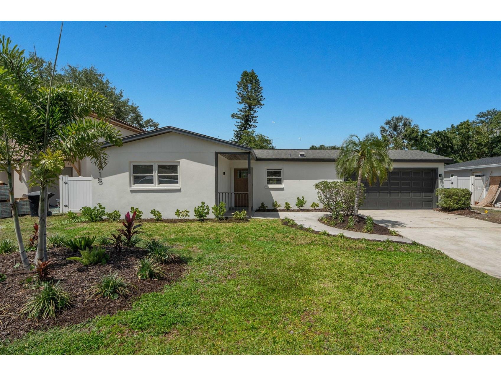 1715 Delaware Avenue NE Saint Petersburg FL 33703 TB8504603 image1