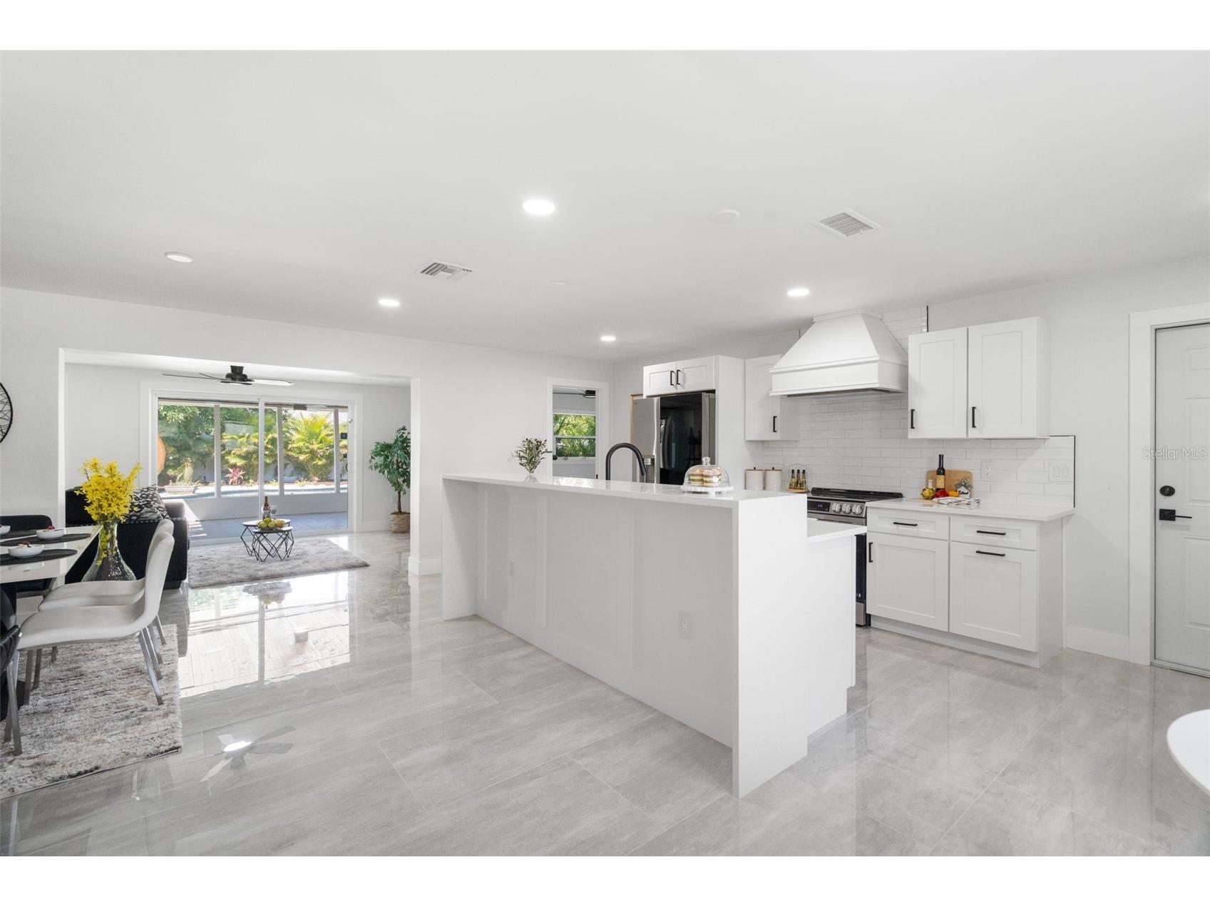 1715 Delaware Avenue NE Saint Petersburg FL 33703 TB8504603 image14