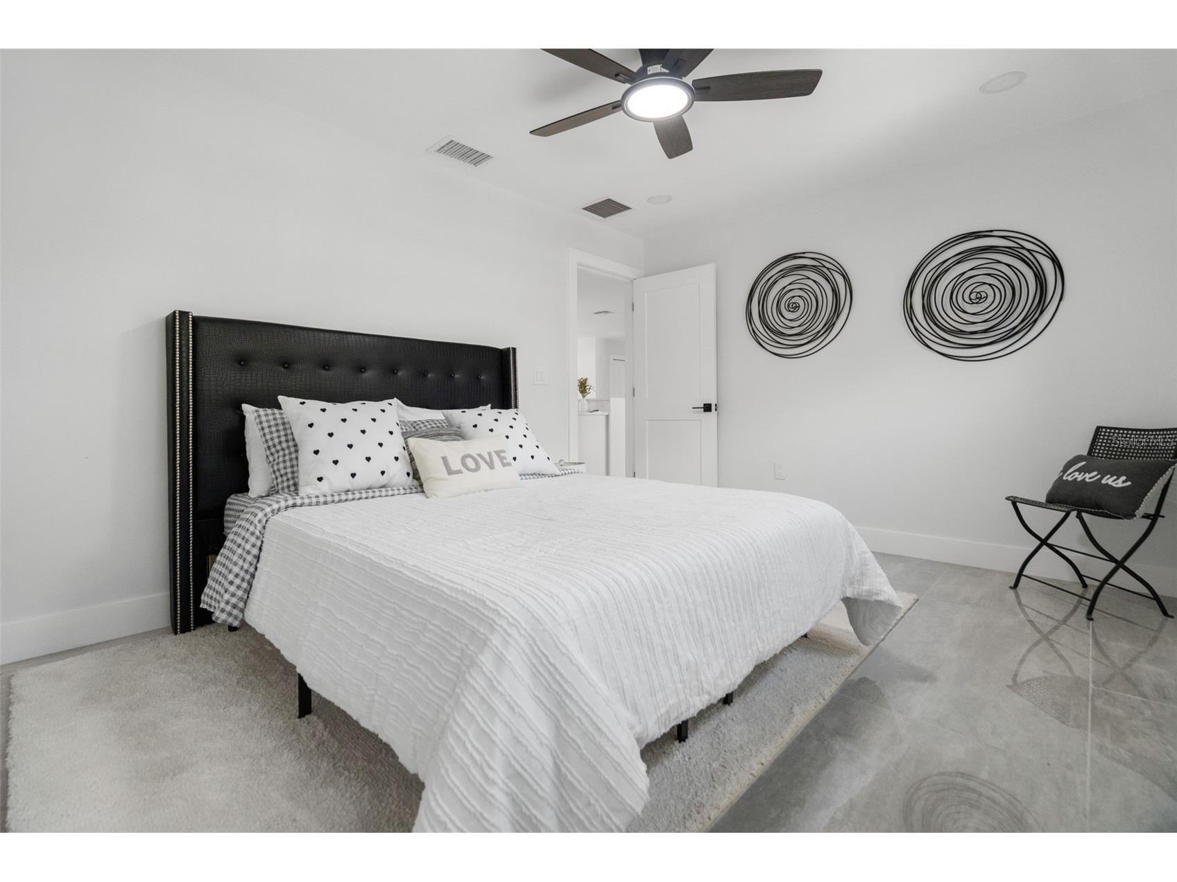 1715 Delaware Avenue NE Saint Petersburg FL 33703 TB8504603 image16