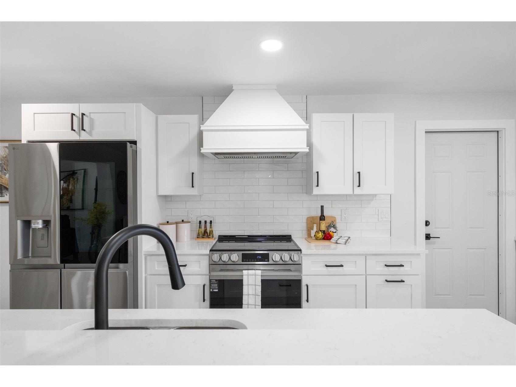 1715 Delaware Avenue NE Saint Petersburg FL 33703 TB8504603 image6