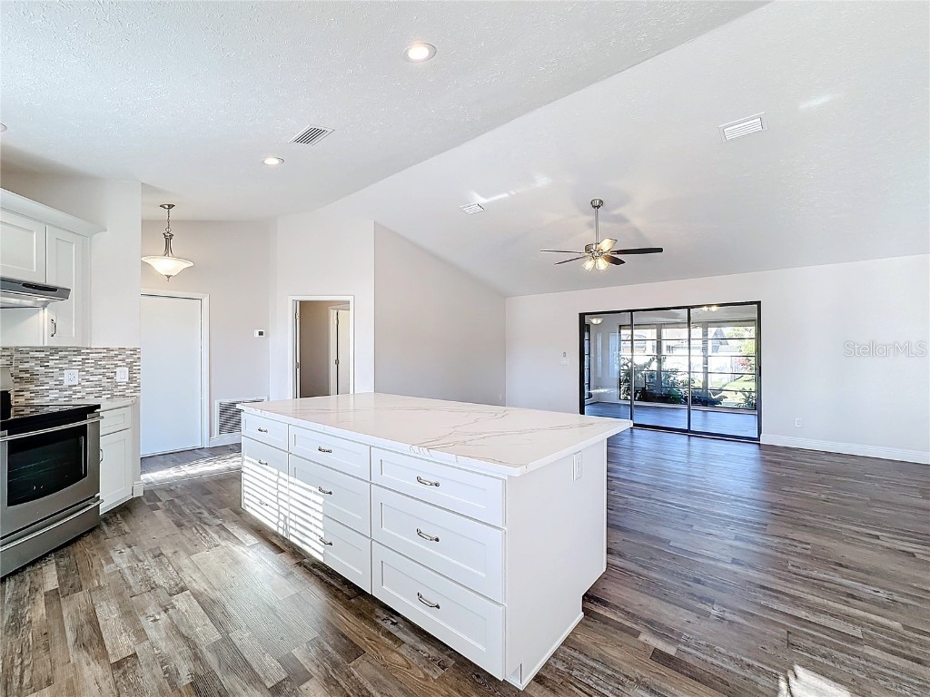 1715 S Pebble Beach Boulevard Sun City Center FL 33573 TB8321141 image10