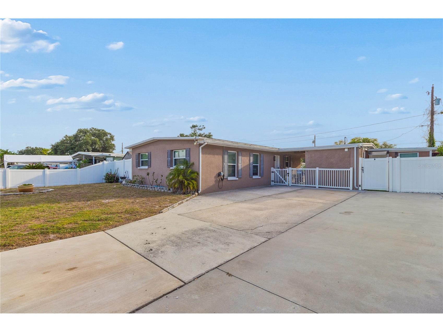 1715 Waikiki Way Tampa FL 33619 TB8524966 image1