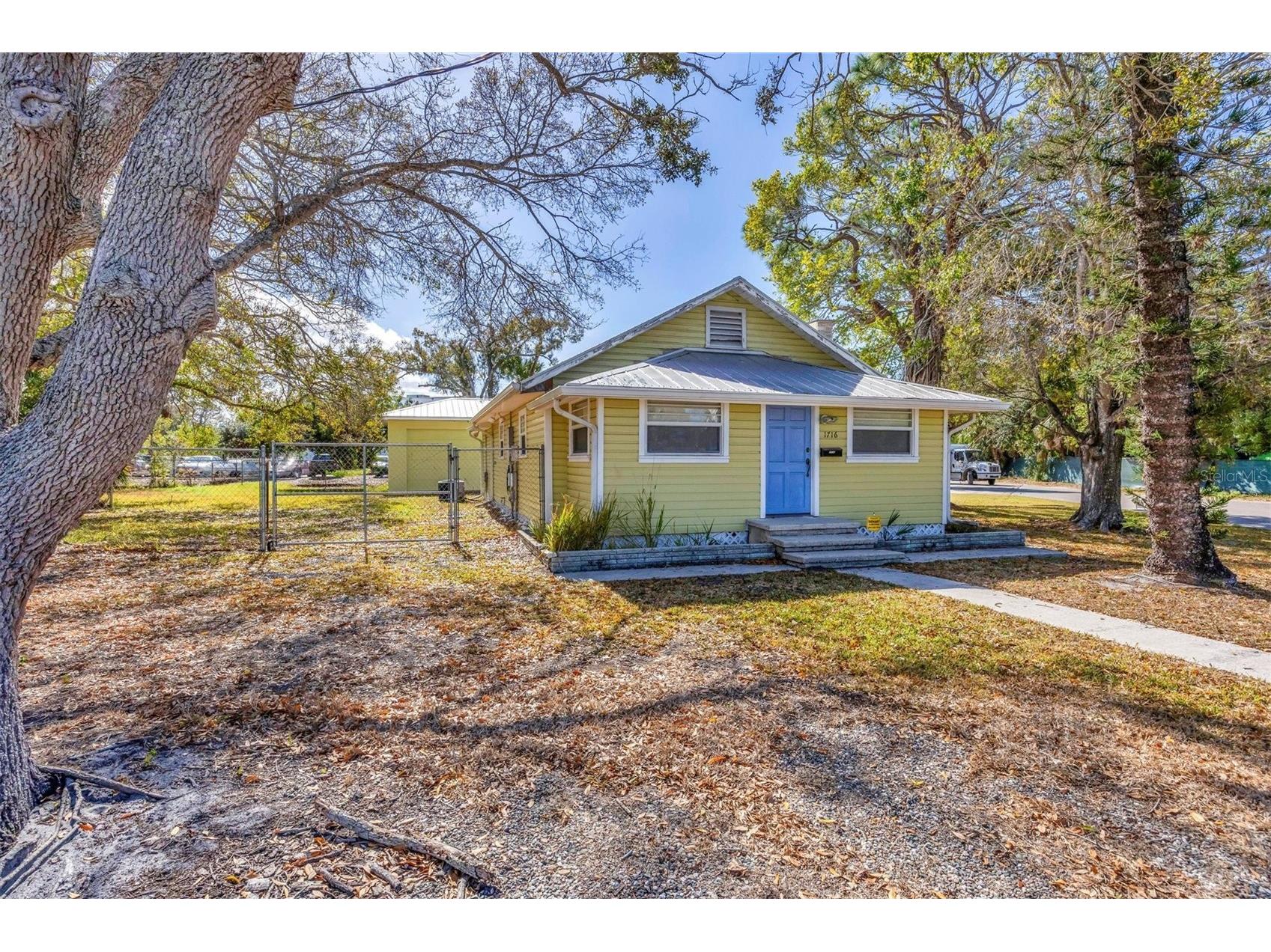 1716 10th Way Sarasota FL 34236 A4683723 image1