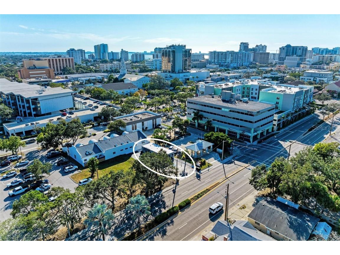 1716 Fruitville Road Sarasota FL 34236 A4588787 image1