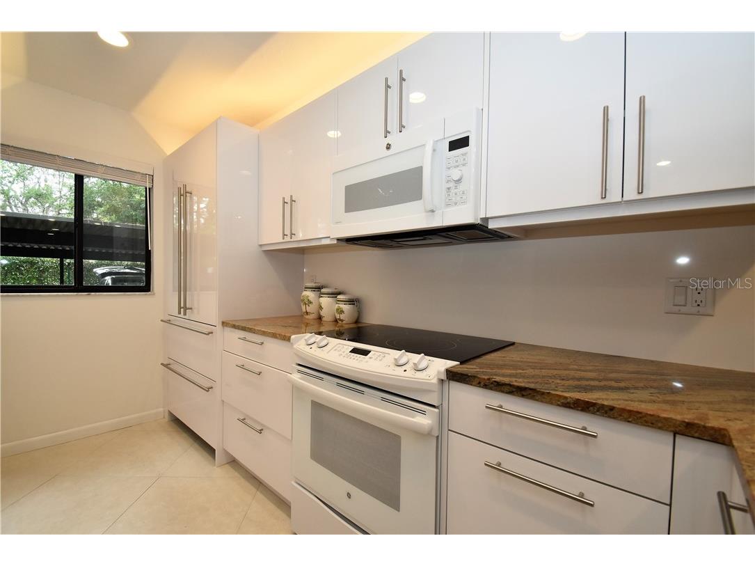 1716 Glenhouse Drive #GL320 Sarasota FL 34231 A4482091 image11