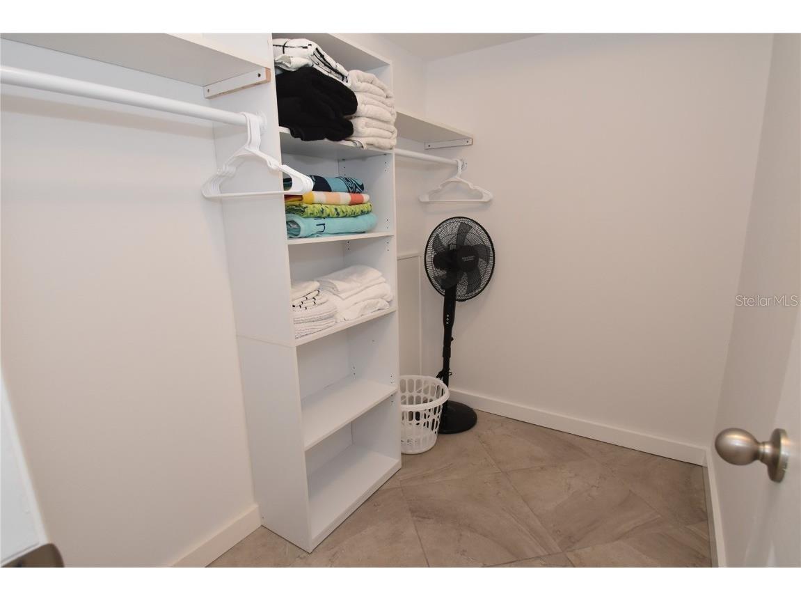 1716 Glenhouse Drive #GL323 Sarasota FL 34231 A4560668 image6