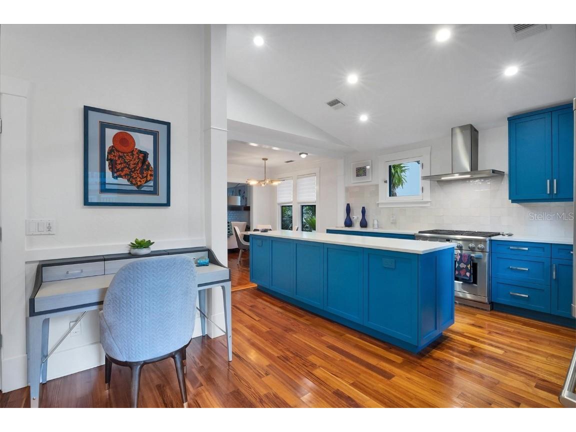 1716 Oak Street Sarasota FL 34236 A4588664 image11