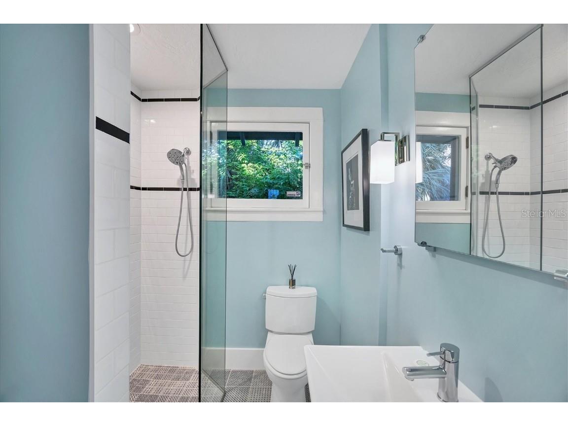 1716 Oak Street Sarasota FL 34236 A4588664 image19