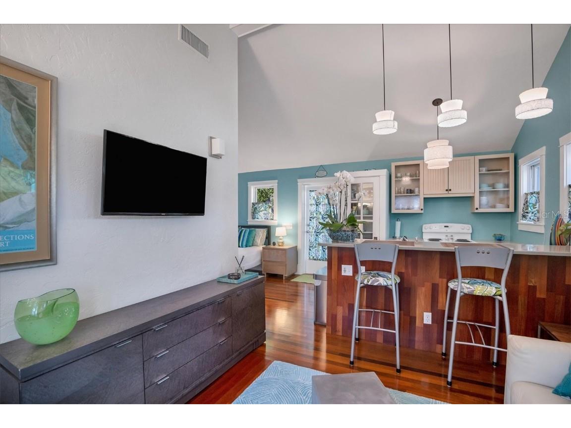 1716 Oak Street Sarasota FL 34236 A4588664 image22