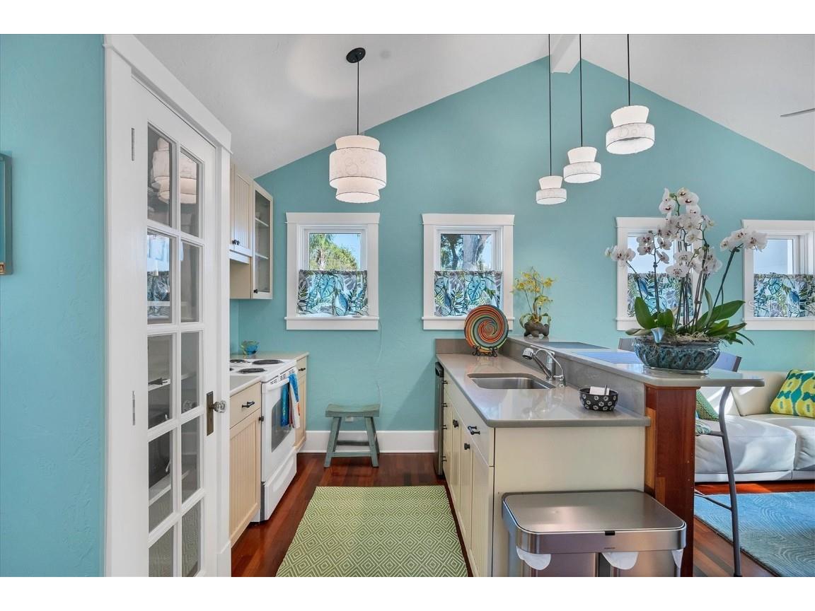 1716 Oak Street Sarasota FL 34236 A4588664 image23