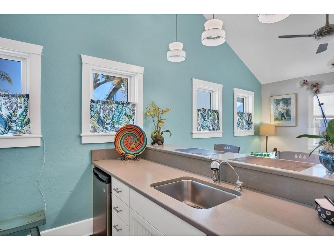 1716 Oak Street Sarasota FL 34236 A4588664 image24