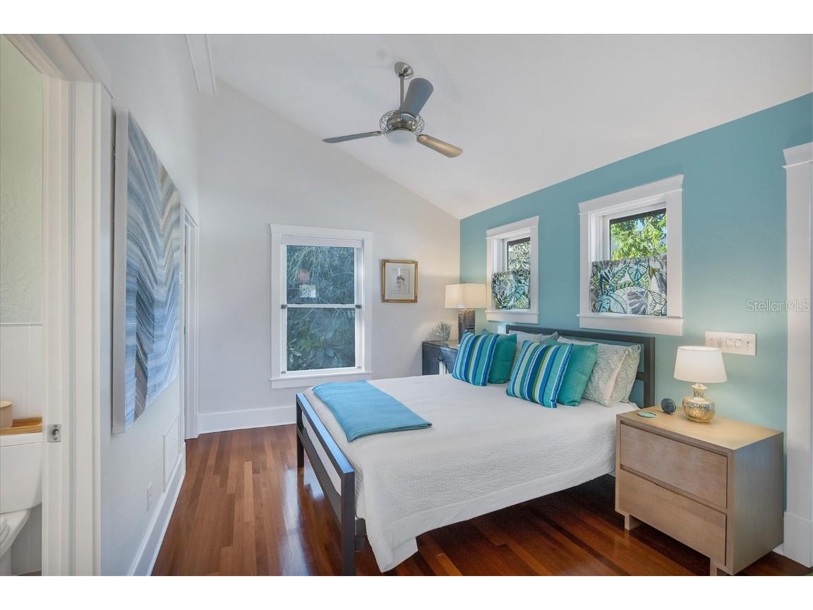 1716 Oak Street Sarasota FL 34236 A4588664 image26