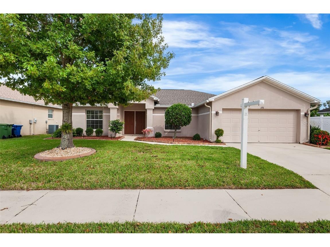 1716 Pebble Beach Street Winter Haven FL 33881 P4936788 image1