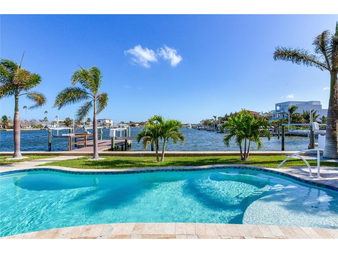 17161 2nd St E North Redington Beach FL 33708 TB8317105 image1
