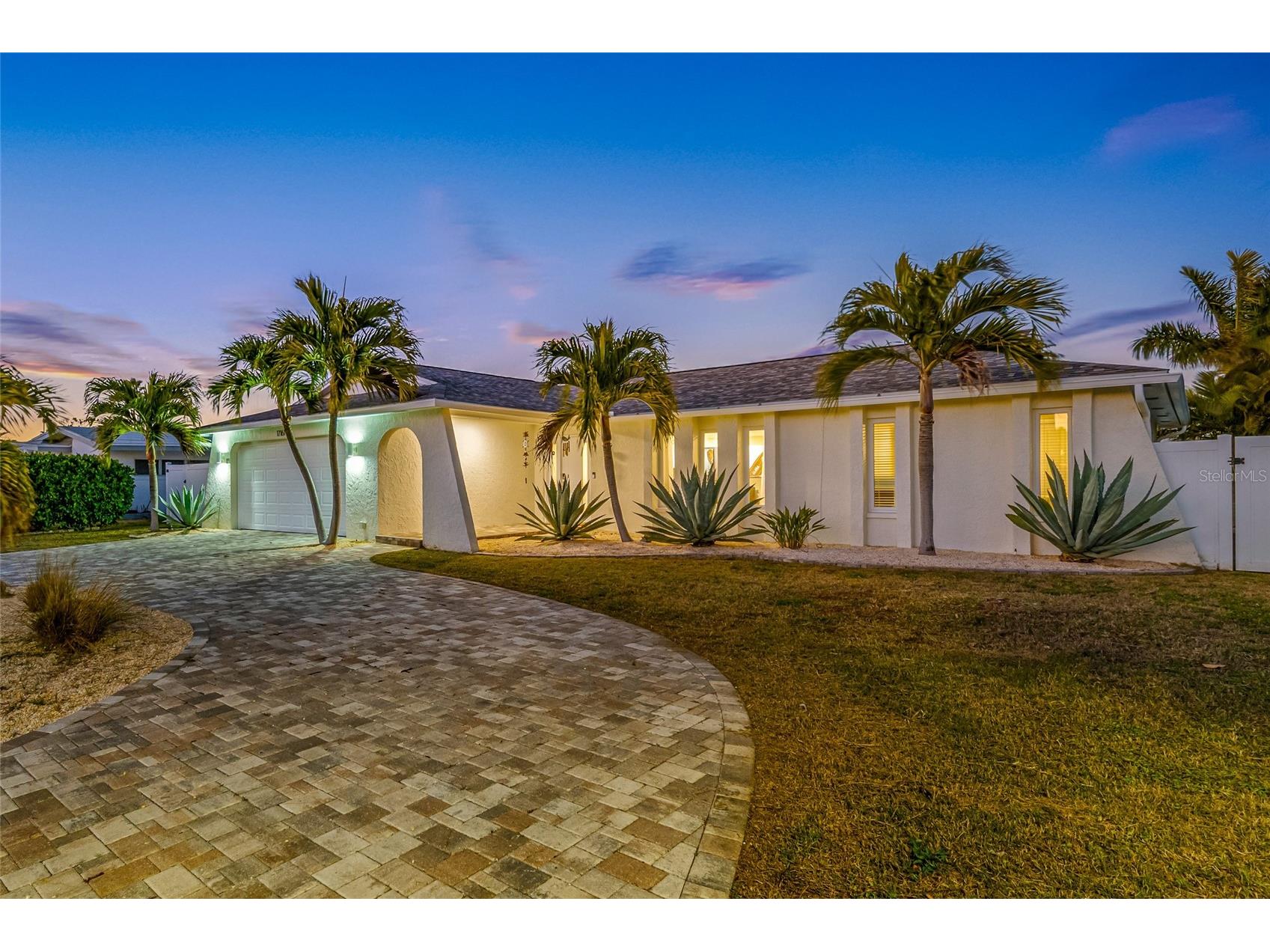 17161 2nd Street E Saint Petersburg FL 33708 TB8473321 image1