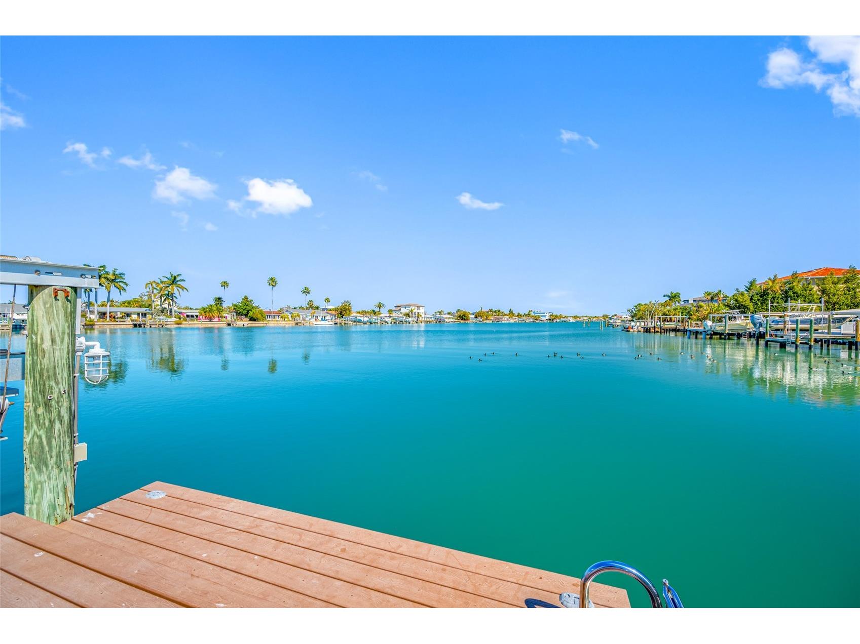 17161 2nd Street E Saint Petersburg FL 33708 TB8473321 image2