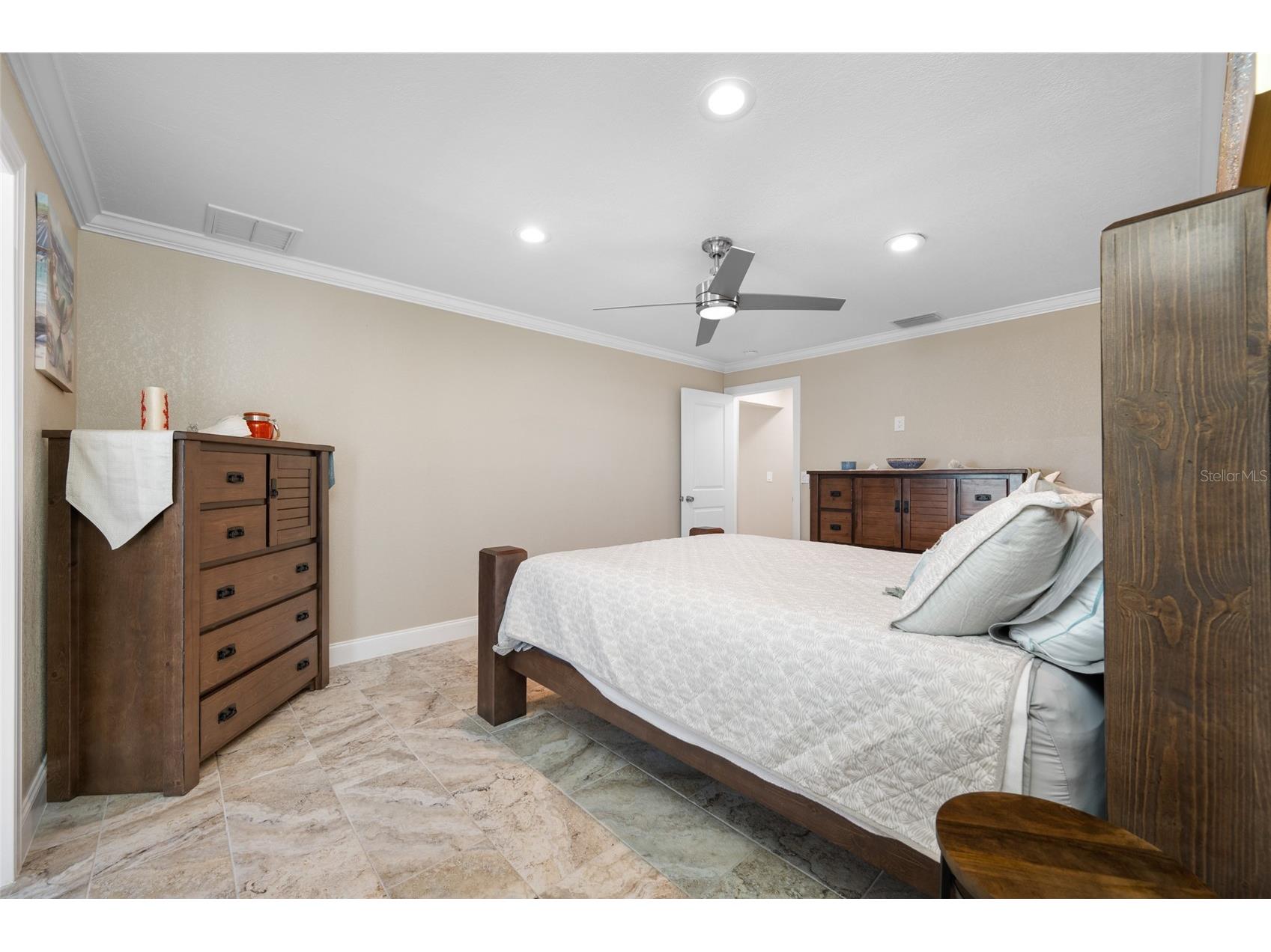17161 2nd Street E Saint Petersburg FL 33708 TB8473321 image25