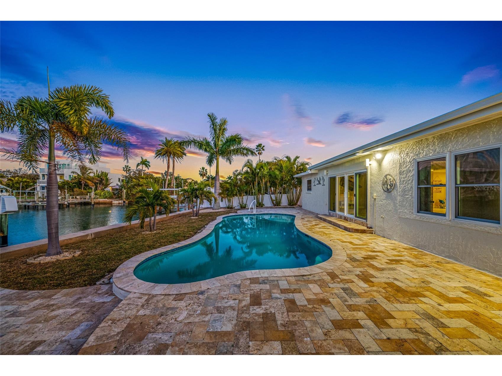 17161 2nd Street E Saint Petersburg FL 33708 TB8473321 image3