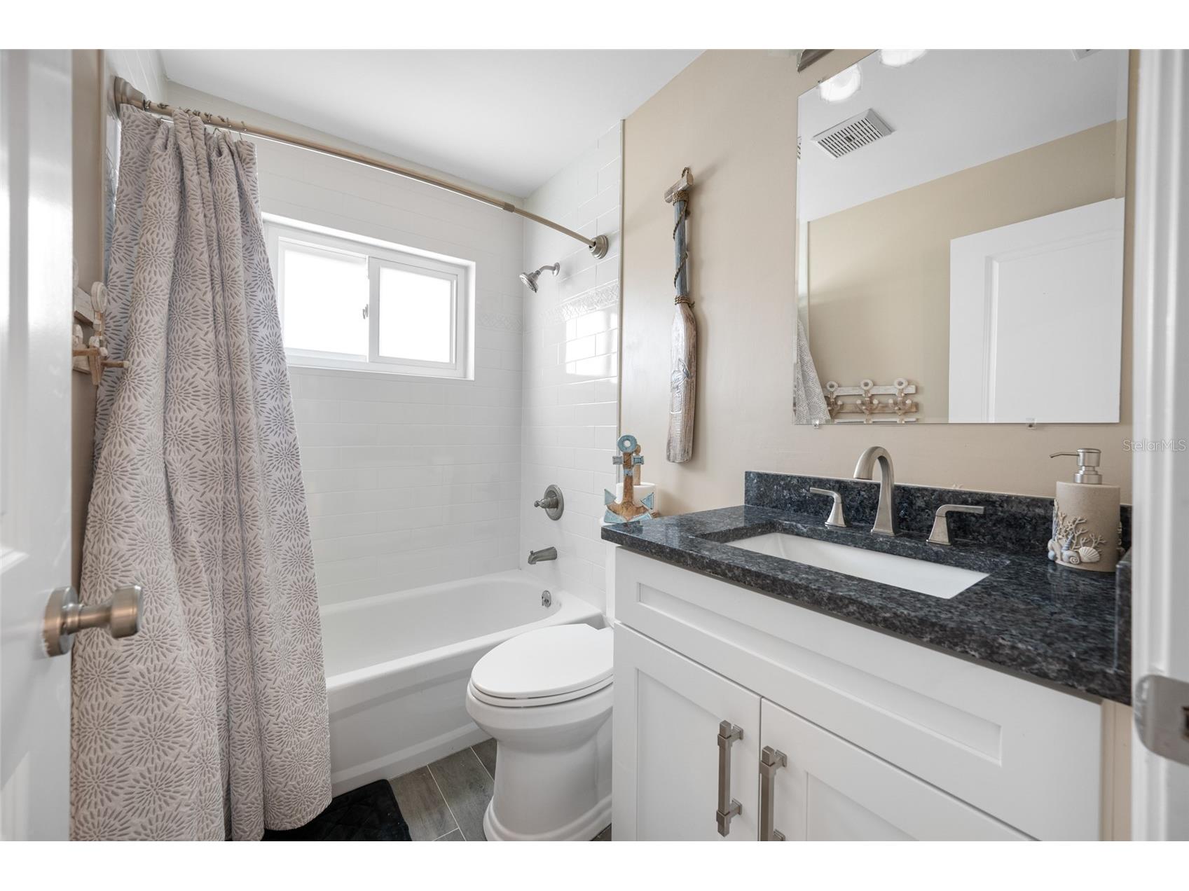 17161 2nd Street E Saint Petersburg FL 33708 TB8473321 image33