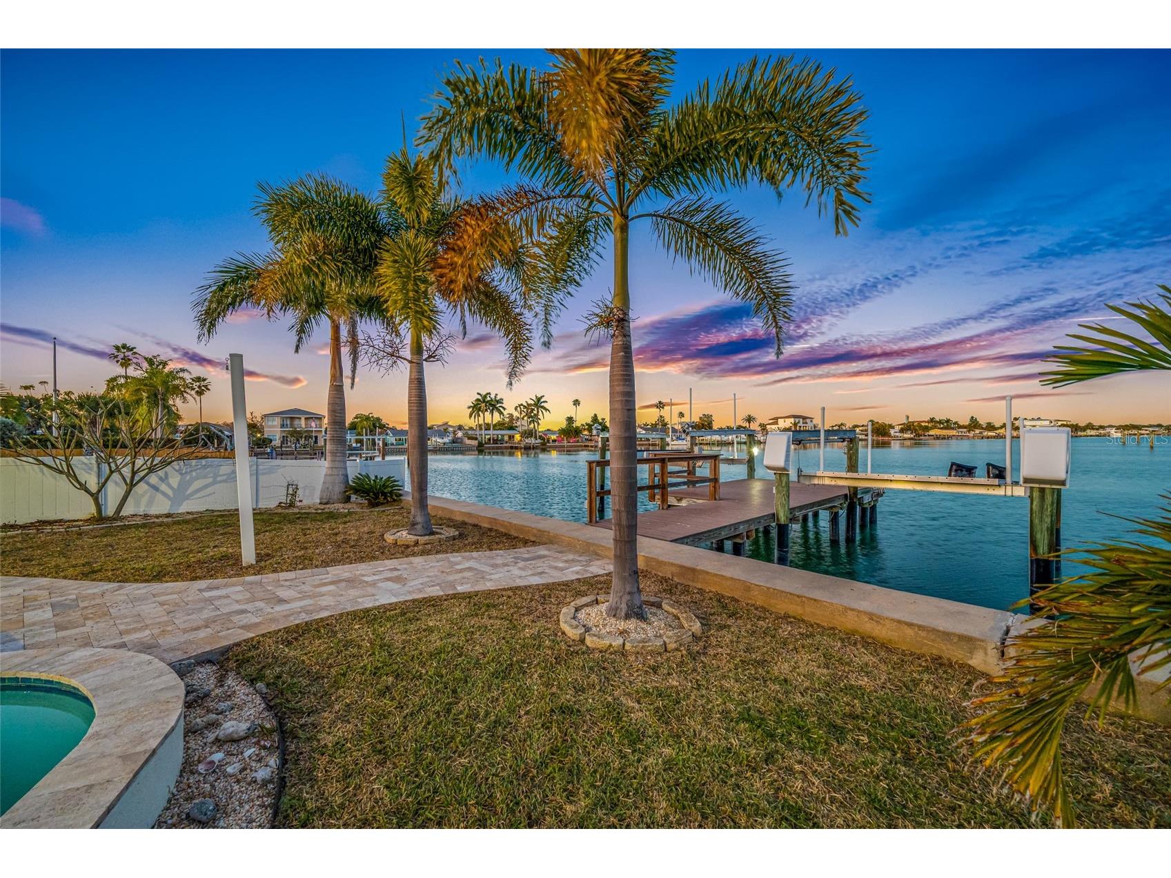 17161 2nd Street E Saint Petersburg FL 33708 TB8473321 image39