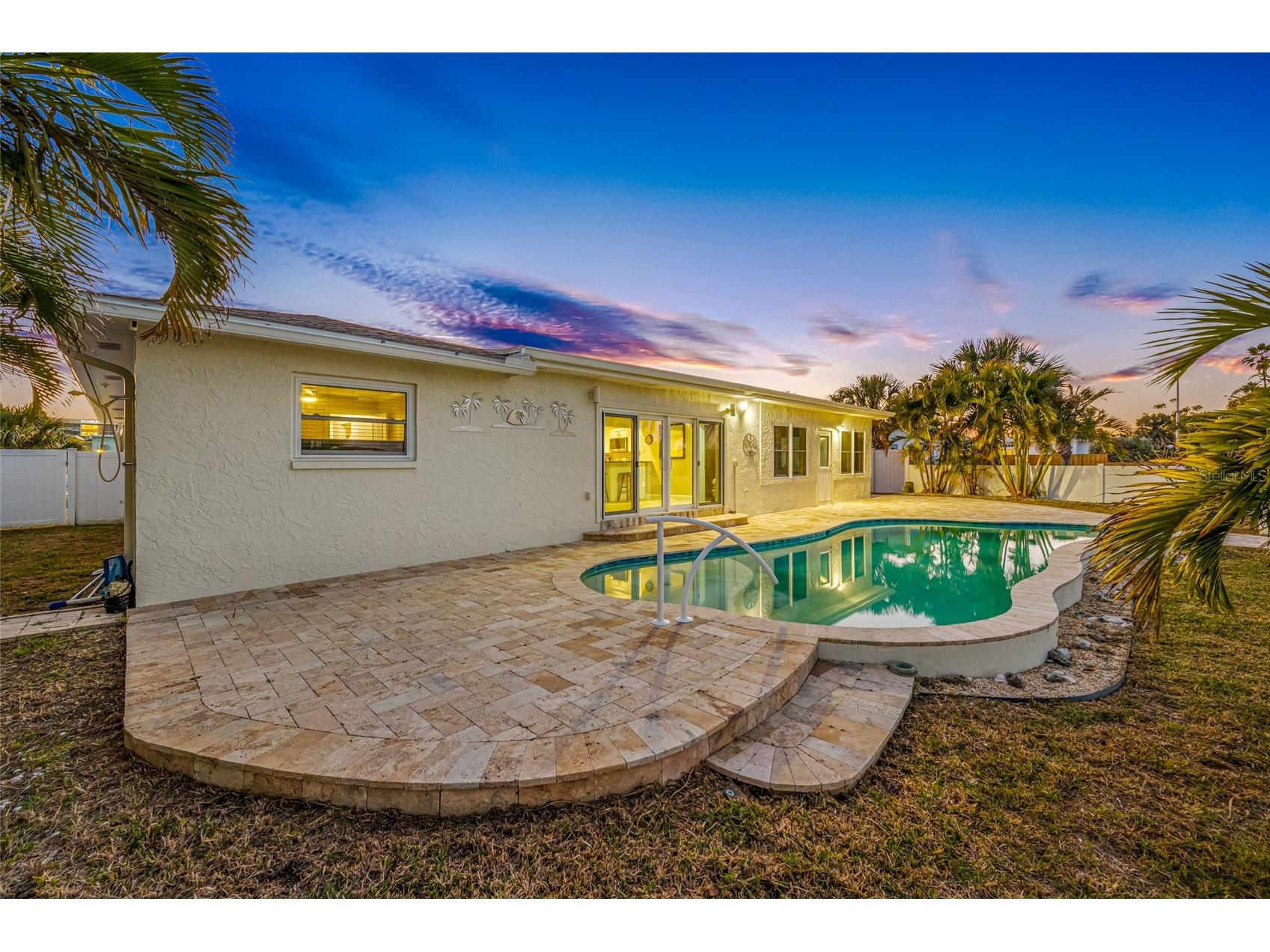 17161 2nd Street E Saint Petersburg FL 33708 TB8473321 image40