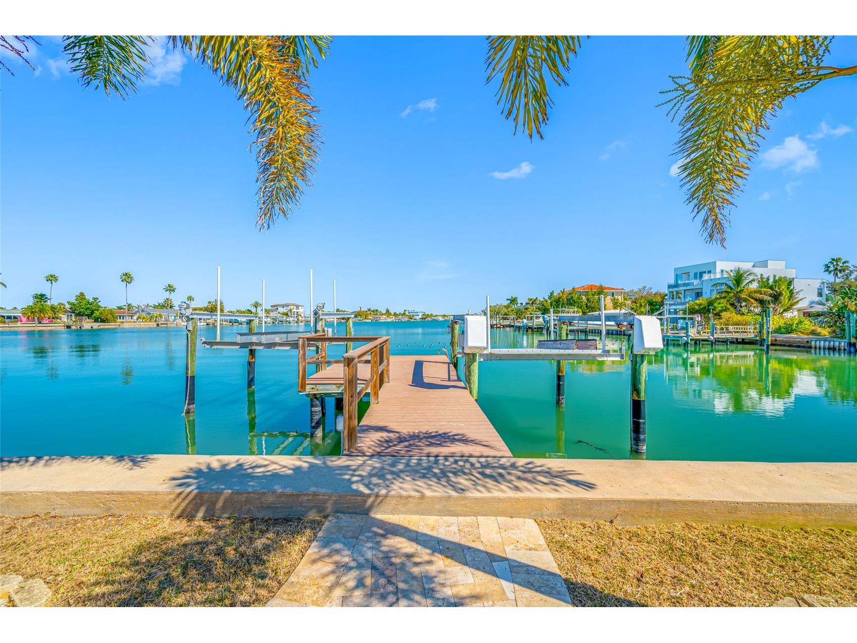 17161 2nd Street E Saint Petersburg FL 33708 TB8473321 image42