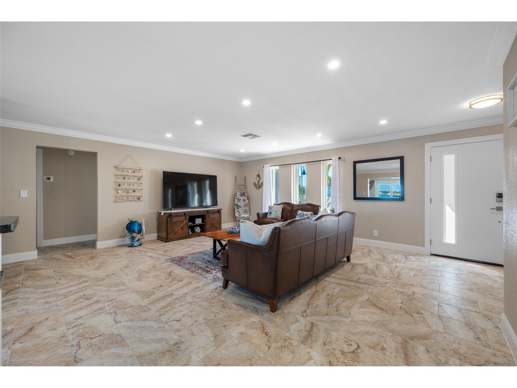 17161 2nd Street E Saint Petersburg FL 33708 TB8473321 image8