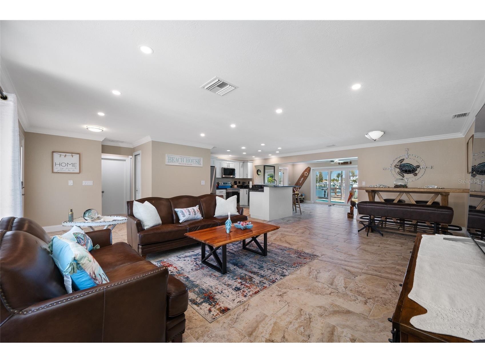 17161 2nd Street E Saint Petersburg FL 33708 TB8473321 image9