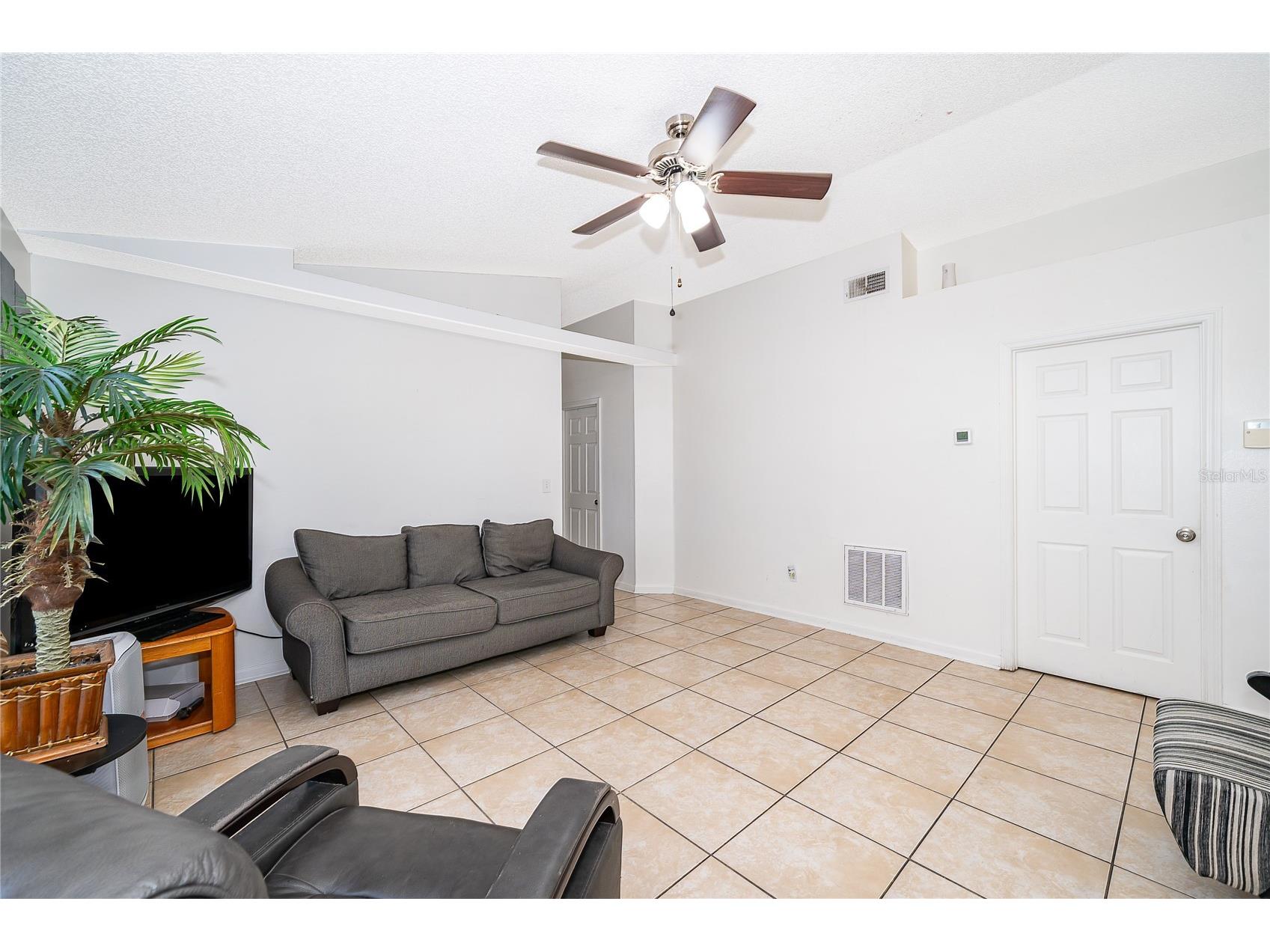 1717 Chatham Circle Apopka FL 32703 O6398798 image4