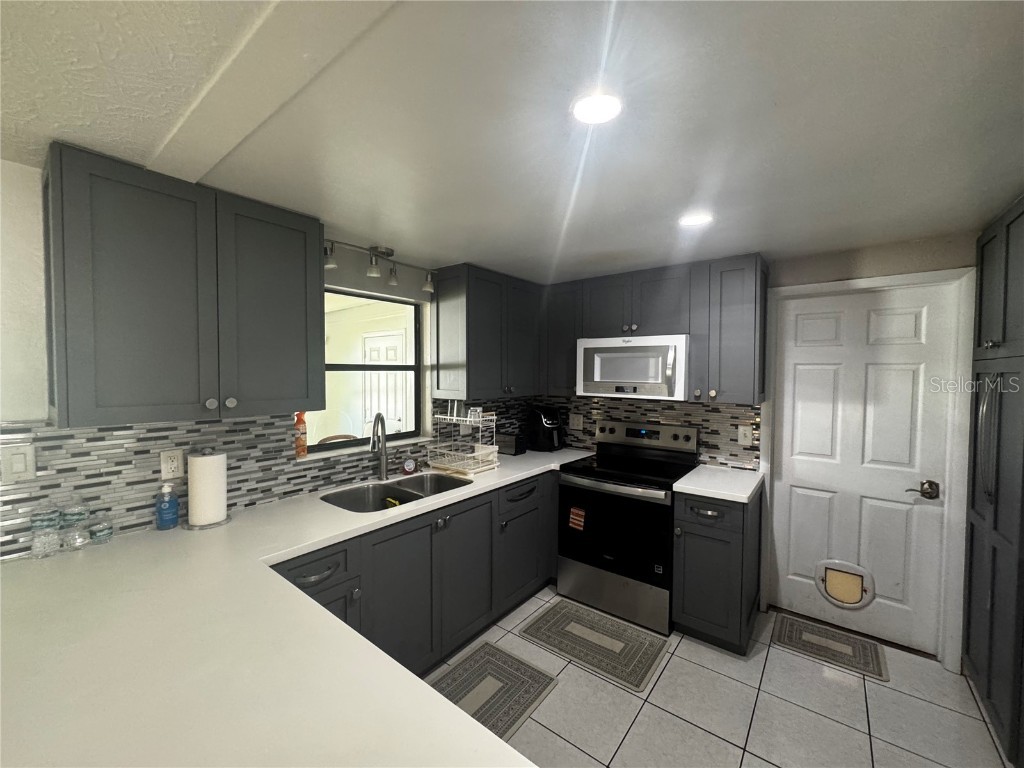 1717 Colleen Street Sarasota FL 34231 TB8434052 image4