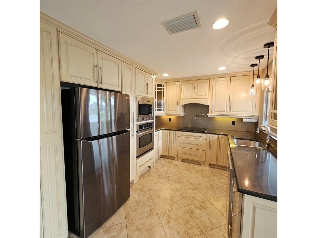 1717 Danbury Drive Sun City Center FL 33573 - Middle lake TB8416402 image3