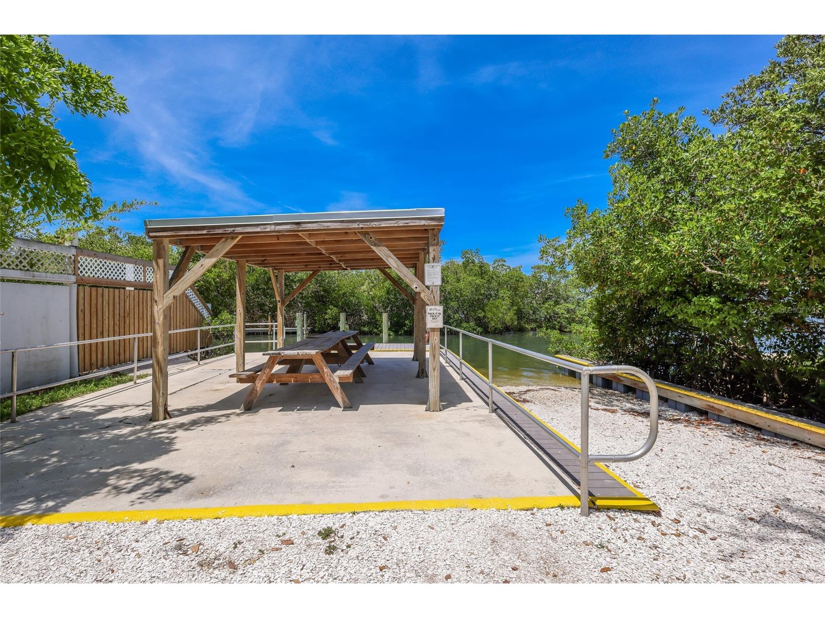 1717 Joyce Street Sarasota FL 34231 A4691080 image28
